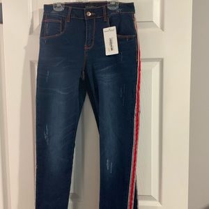 NWT Frank Lyman Skinny Jeans Distressed Look